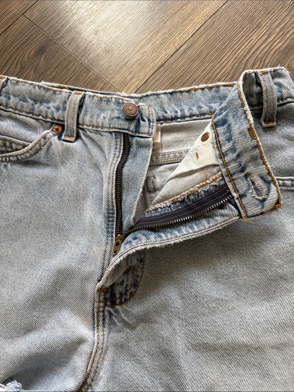 Levi’s vintage cut off denim shorts I. The perfect blue color - Picture 14 of 16